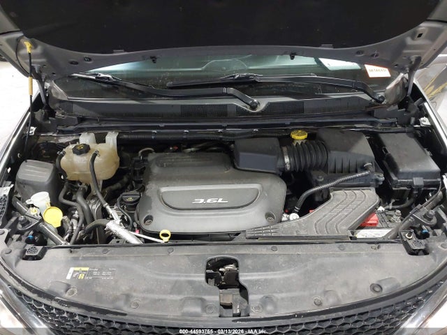 44593755 :رقم المزاد ، 2C4RC1BG9JR115184 vin ، 2018 Chrysler Pacifica Touring L مزاد بيع