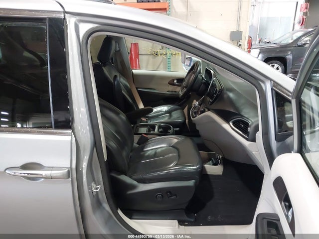 44593755 :رقم المزاد ، 2C4RC1BG9JR115184 vin ، 2018 Chrysler Pacifica Touring L مزاد بيع