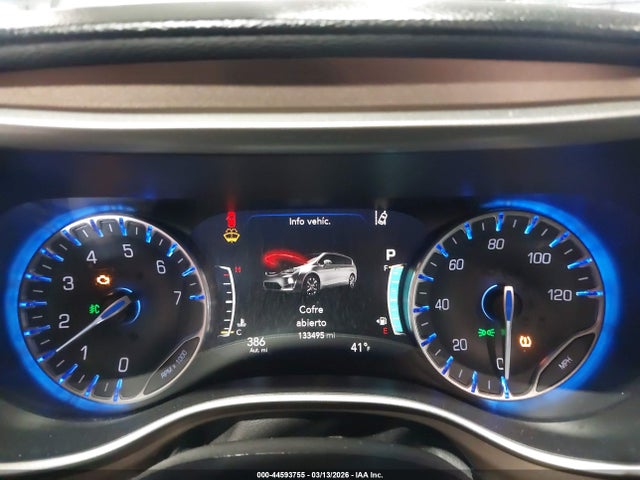 44593755 :رقم المزاد ، 2C4RC1BG9JR115184 vin ، 2018 Chrysler Pacifica Touring L مزاد بيع