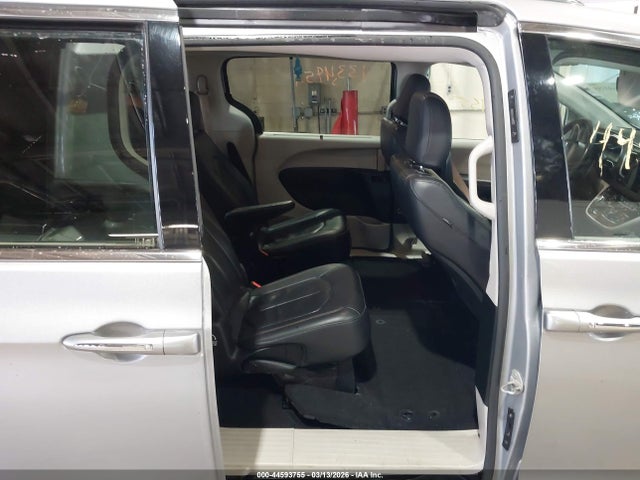 44593755 :رقم المزاد ، 2C4RC1BG9JR115184 vin ، 2018 Chrysler Pacifica Touring L مزاد بيع