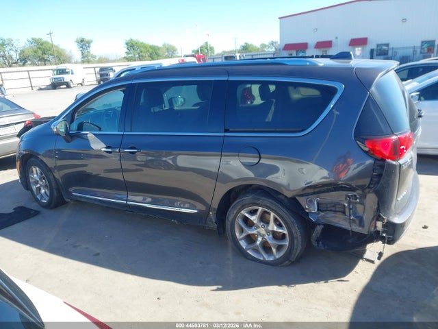 Auction sale of the 2019 Chrysler Pacifica Limited, vin: 2C4RC1GG3KR551586, lot number: 44593781