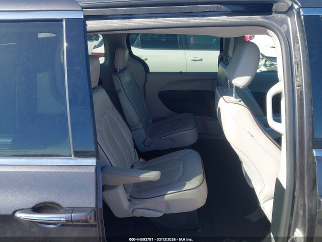 Auction sale of the 2019 Chrysler Pacifica Limited, vin: 2C4RC1GG3KR551586, lot number: 44593781