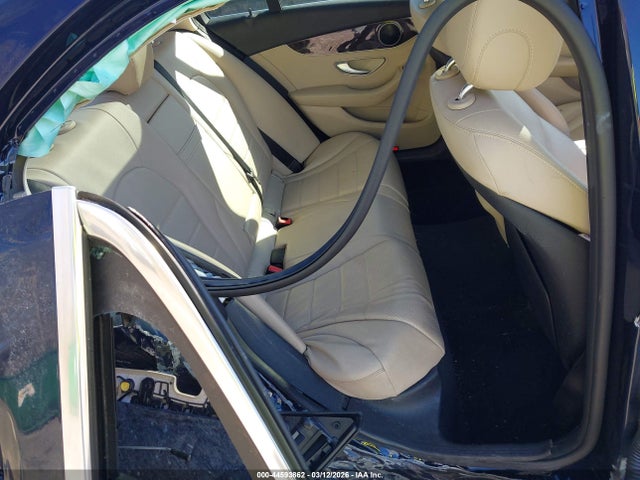 44593862 :رقم المزاد ، 55SWF4KB9GU102681 vin ، 2016 Mercedes-benz C 300 4matic مزاد بيع