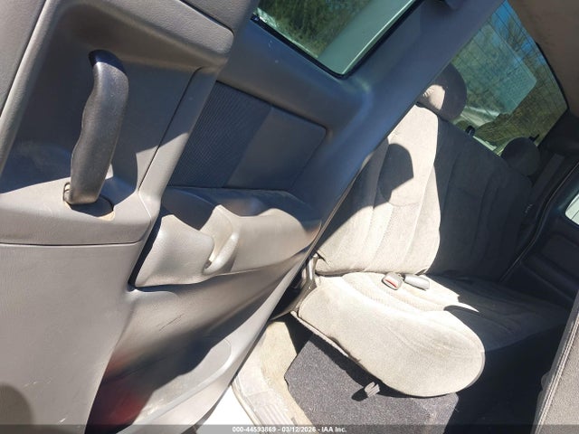 2004 Chevrolet Silverado 1500 Ls მანქანა იყიდება აუქციონზე, vin: 2GCEK19V241164154, აუქციონის ნომერი: 44593869
