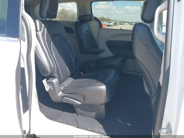 Продажа на аукционе авто 2024 Chrysler Pacifica Touring L, vin: 2C4RC1BG3RR165431, номер лота: 44593955