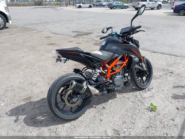 KTM 390 Duke 2023 MD2JPJ402PN205696 Image 4
