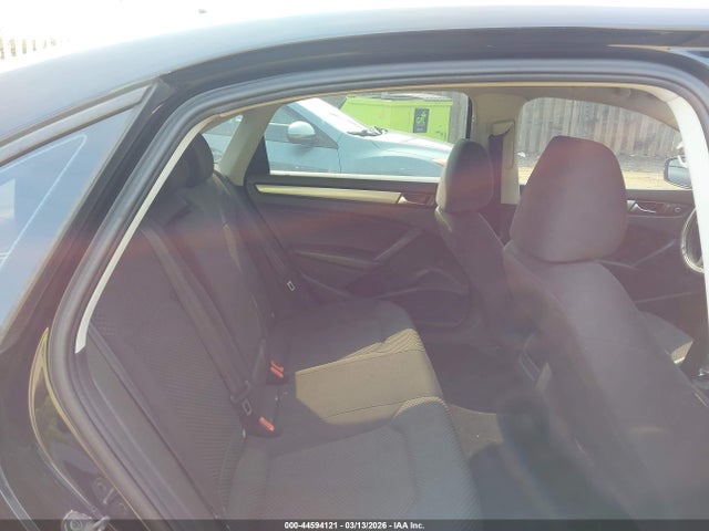 Aukcja sprzedaży 2015 Volkswagen Passat 1.8t S, vin: 1VWAT7A31FC017181, numer aukcji: 44594121