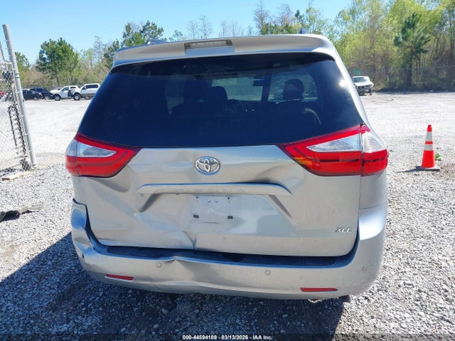 5TDYK3DC1FS678796 Toyota Sienna Xle Premium 8 Passenger