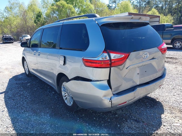 5TDYK3DC1FS678796 Toyota Sienna Xle Premium 8 Passenger