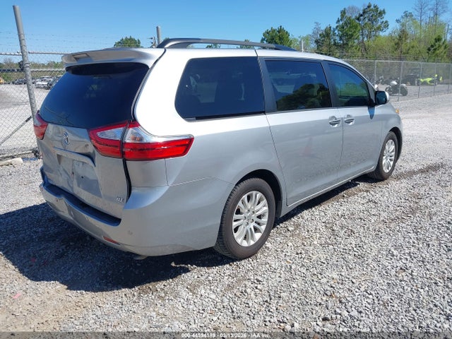 5TDYK3DC1FS678796 Toyota Sienna Xle Premium 8 Passenger