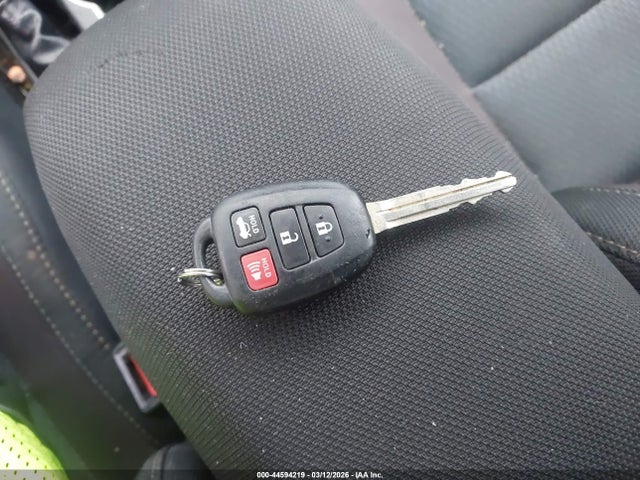 2T1BURHE3HC798819 Toyota COROLLA LE