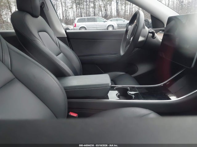2021 Tesla Model Y Long Range Dual Motor All-wheel Drive მანქანა იყიდება აუქციონზე, vin: 5YJYGDEE7MF117897, აუქციონის ნომერი: 44594238