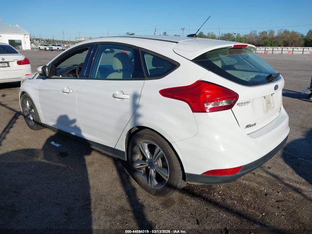 Ford FOCUS SE 2016 1FADP3KE2GL280042 Image 3