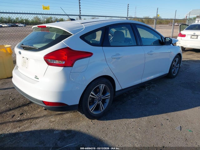 Ford FOCUS SE 2016 1FADP3KE2GL280042 Image 4