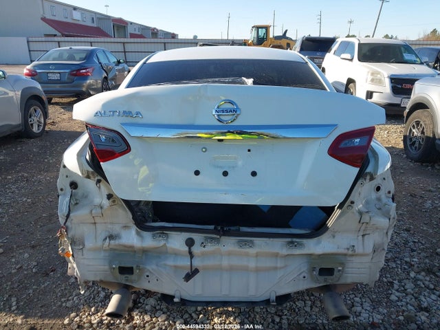 Nissan Altima 2.5 S 2018 1N4AL3AP0JC477607 Image 17