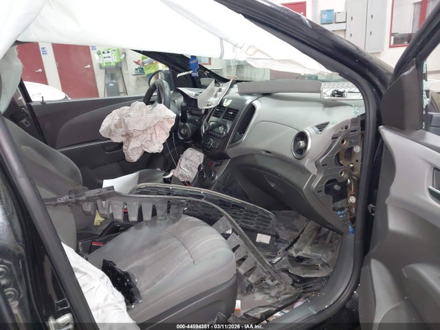 Chevrolet Sonic Lt Manual 2015 1G1JD5SB6F4113630 Image 5