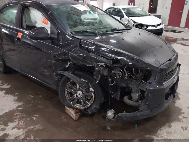 Chevrolet Sonic Lt Manual 2015 1G1JD5SB6F4113630 Image 6