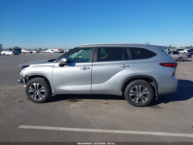Toyota Highlander Xle 2023 5TDKDRBH5PS519931 Image 15