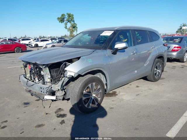 Toyota Highlander Xle 2023 5TDKDRBH5PS519931 Image 2