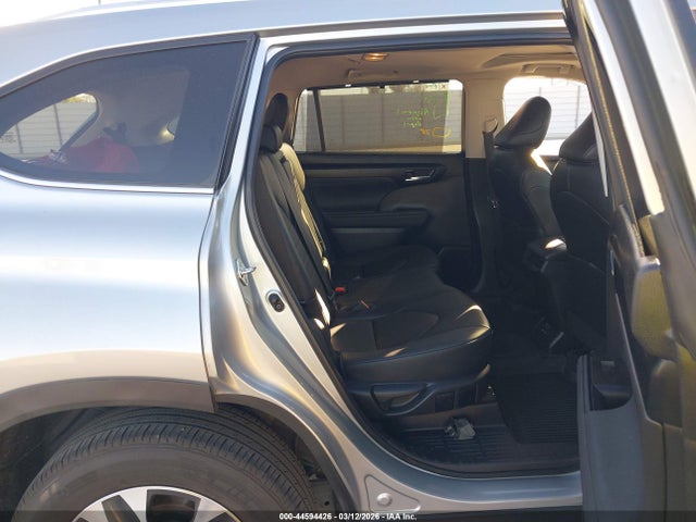 Toyota Highlander Xle 2023 5TDKDRBH5PS519931 Image 8