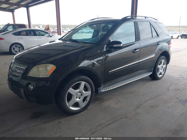2008 MERCEDES-BENZ ML 550 4JGBB72EX8A351858 Photo 1