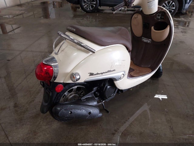 JH2AF7712JK201373 Honda NCW50
