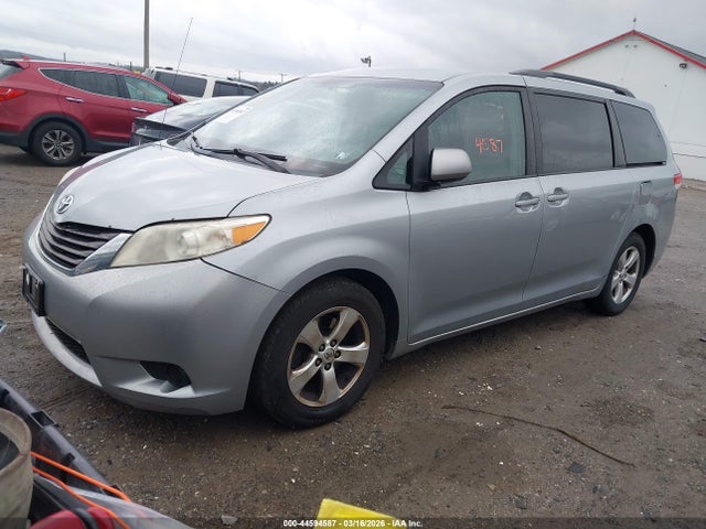 2014 TOYOTA SIENNA 5TDKK3DCXES494428 Photo 1