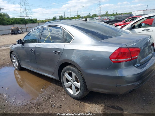 2012 Volkswagen Passat 2.5l Se მანქანა იყიდება აუქციონზე, vin: 1VWBP7A31CC109945, აუქციონის ნომერი: 44594742