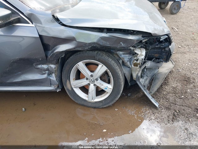 2012 Volkswagen Passat 2.5l Se მანქანა იყიდება აუქციონზე, vin: 1VWBP7A31CC109945, აუქციონის ნომერი: 44594742