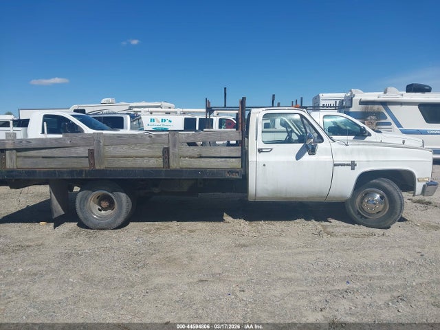 44594806 :رقم المزاد ، 1GBHR34K6JJ106846 vin ، 1988 Chevrolet R30 مزاد بيع