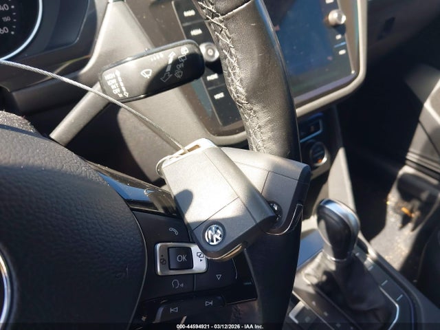 2018 VOLKSWAGEN TIGUAN 3VV3B7AX3JM055165 Photo 10