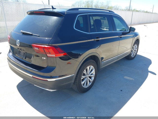 2018 VOLKSWAGEN TIGUAN 3VV3B7AX3JM055165 Photo 3