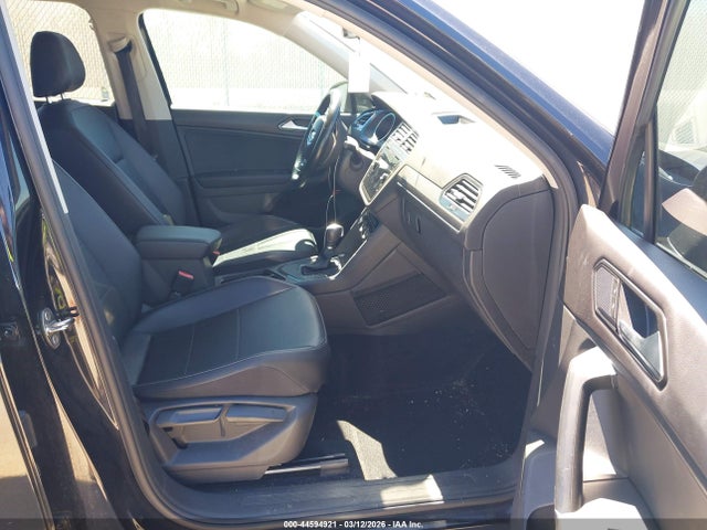 2018 VOLKSWAGEN TIGUAN 3VV3B7AX3JM055165 Photo 4