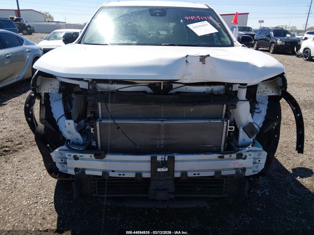 Продажа на аукционе авто 2024 Chevrolet Traverse Fwd Lt, vin: 1GNERGKS5RJ226472, номер лота: 44594935