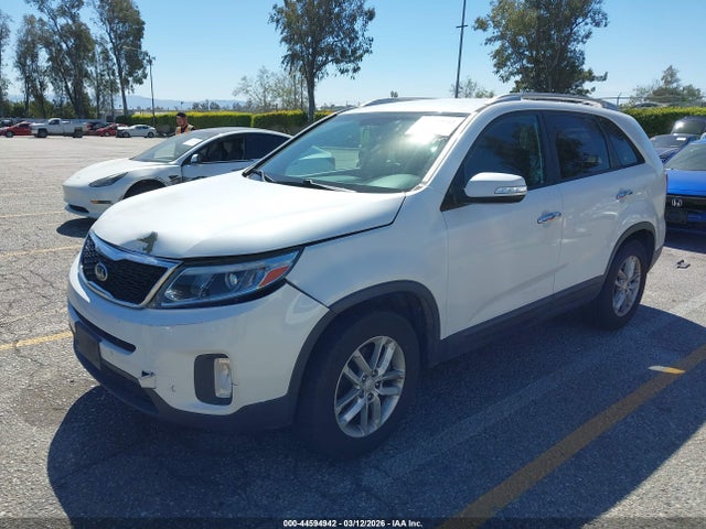 KIA Sorento Lx V6 2015 5XYKT4A73FG560388 Image 2