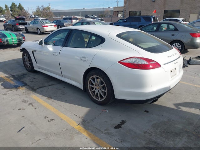 2011 PORSCHE PANAMERA WP0AA2A77BL015301 Photo 2
