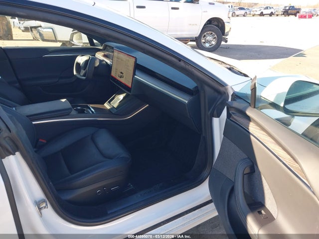 2021 Tesla Model S Long Range Dual Motor All-wheel Drive მანქანა იყიდება აუქციონზე, vin: 5YJSA1E5XMF447006, აუქციონის ნომერი: 44595070