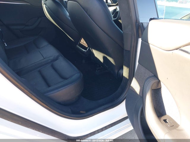 2021 Tesla Model S Long Range Dual Motor All-wheel Drive მანქანა იყიდება აუქციონზე, vin: 5YJSA1E5XMF447006, აუქციონის ნომერი: 44595070