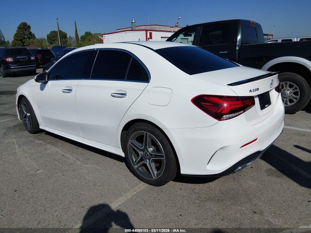 2019 MERCEDES-BENZ A 220 WDD3G4EB5KW033009 Photo 2