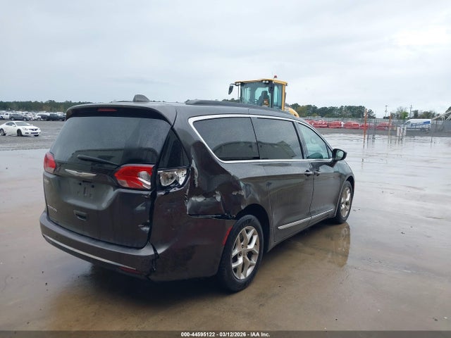 Продаж на аукціоні авто 2017 Chrysler Pacifica Touring-l, vin: 2C4RC1BG3HR763503, номер лоту: 44595122