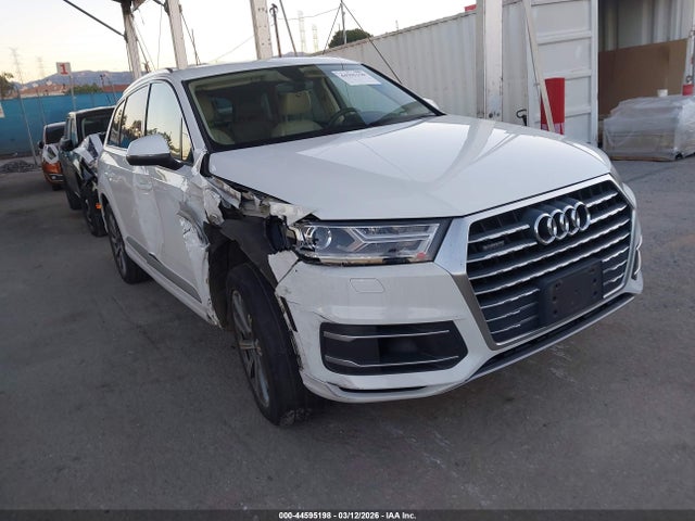 2017 AUDI Q7 WA1LAAF7XHD050570 Photo 0