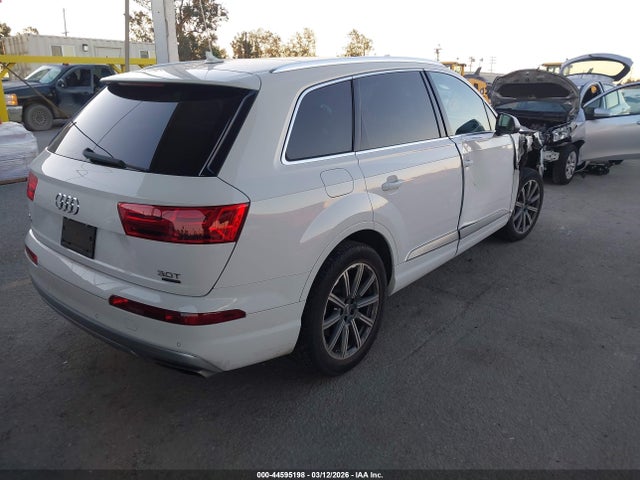 2017 AUDI Q7 WA1LAAF7XHD050570 Photo 3