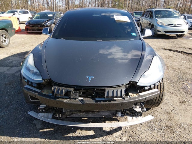 44595227 :رقم المزاد ، 5YJ3E1EB1KF426217 vin ، 2019 Tesla Model 3 Long Range/performance مزاد بيع