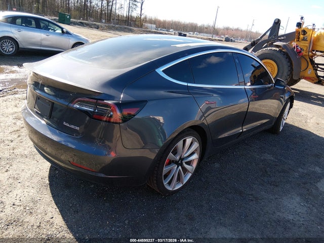 2019 TESLA MODEL 3 5YJ3E1EB1KF426217 Photo 3