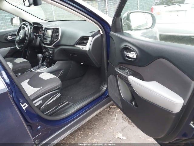 44595233 :رقم المزاد ، 1C4PJMCS5EW212414 vin ، 2014 Jeep Cherokee Latitude مزاد بيع