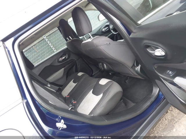 44595233 :رقم المزاد ، 1C4PJMCS5EW212414 vin ، 2014 Jeep Cherokee Latitude مزاد بيع