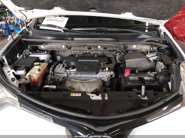 JTMZFREV3JJ749921 Toyota RAV4 LE