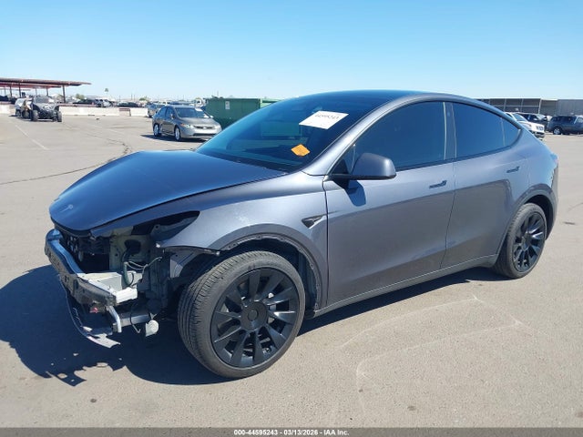 Продажа на аукционе авто 2023 Tesla Model Y Awd/long Range Dual Motor All-wheel Drive, vin: 7SAYGDEEXPF647403, номер лота: 44595243