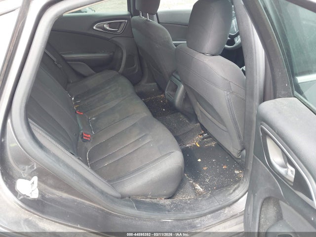 44595392 :رقم المزاد ، 1C3CCCAB7FN741185 vin ، 2015 Chrysler 200 Limited مزاد بيع