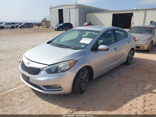 KNAFZ4A81G5598072 KIA FORTE EX